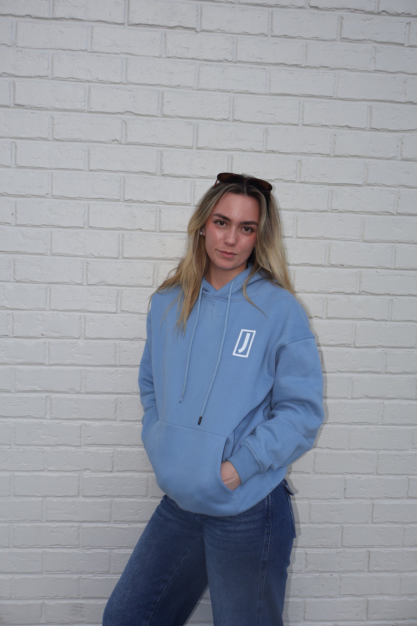 CLASSIC HOODIE
