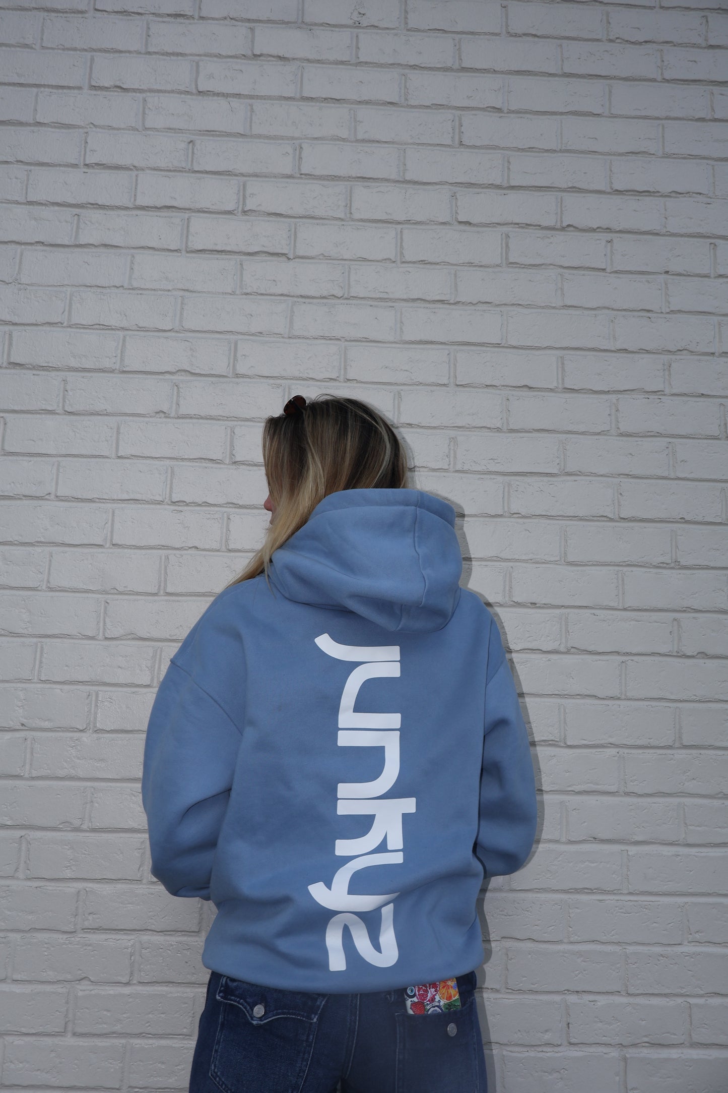 CLASSIC HOODIE